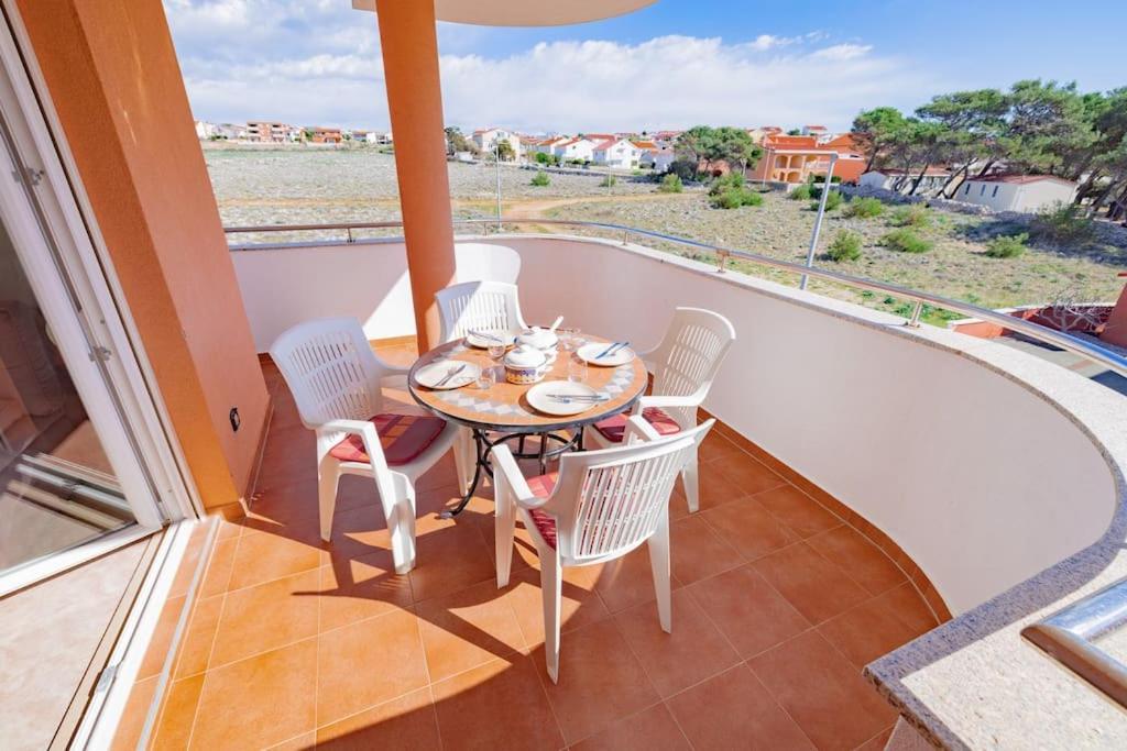 Apartment Vito, Pag Island Povljana Kültér fotó
