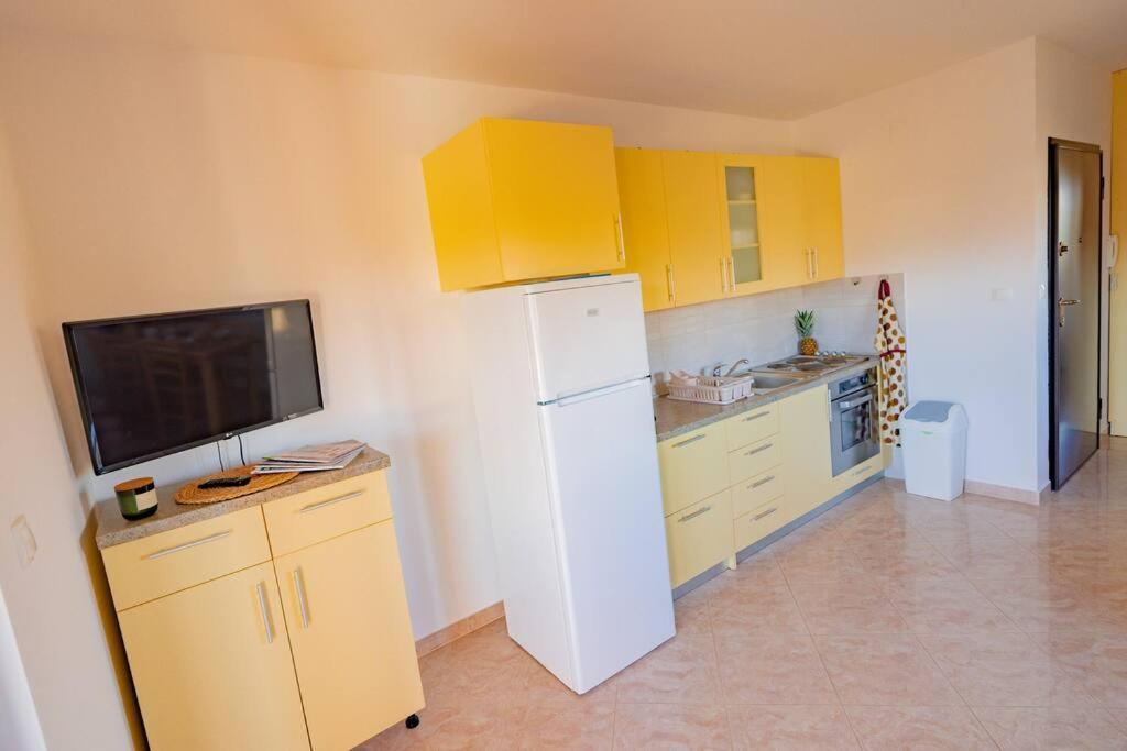 Apartment Vito, Pag Island Povljana Kültér fotó